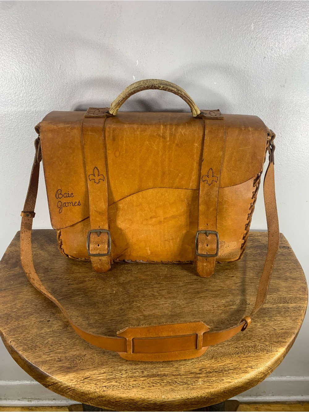 Vintage 70s hand made thick leather briefcase messenger computer shoulder bag